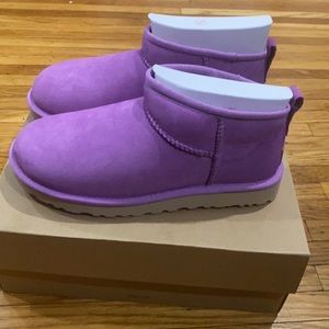 UGG Classic Ultra Mini Boots                       Women’s Size 7, Purple